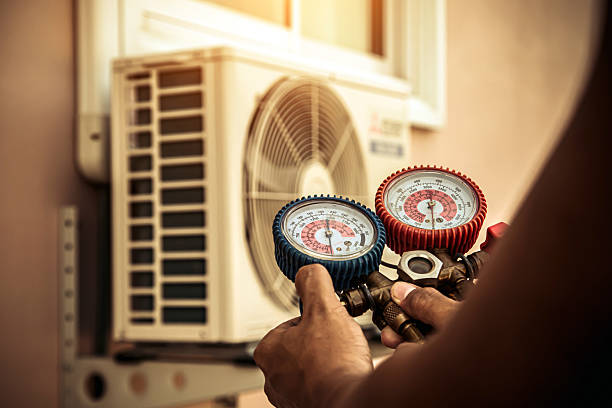 Professional Ac Installation technician working in Chula Vista, TX
